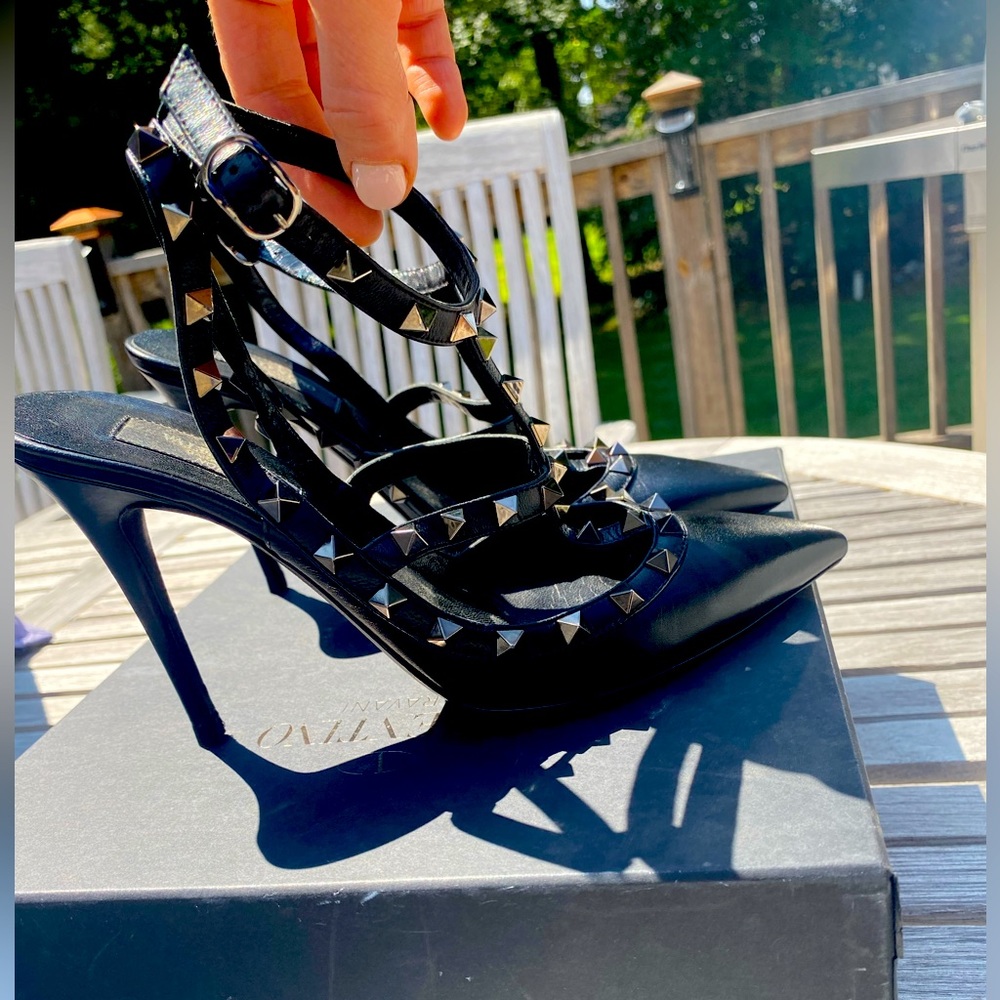 Valentino Classic Rockstud with brushed silver studs